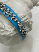 Load image into Gallery viewer, Cerchietto Azzurro con cristalli
